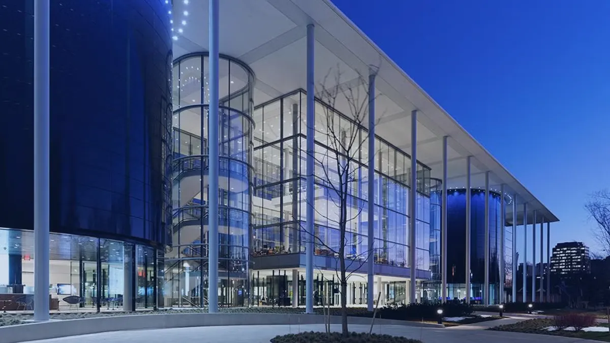 Yale SOM - Crafting a Curriculum: Jon Golde '26 preview